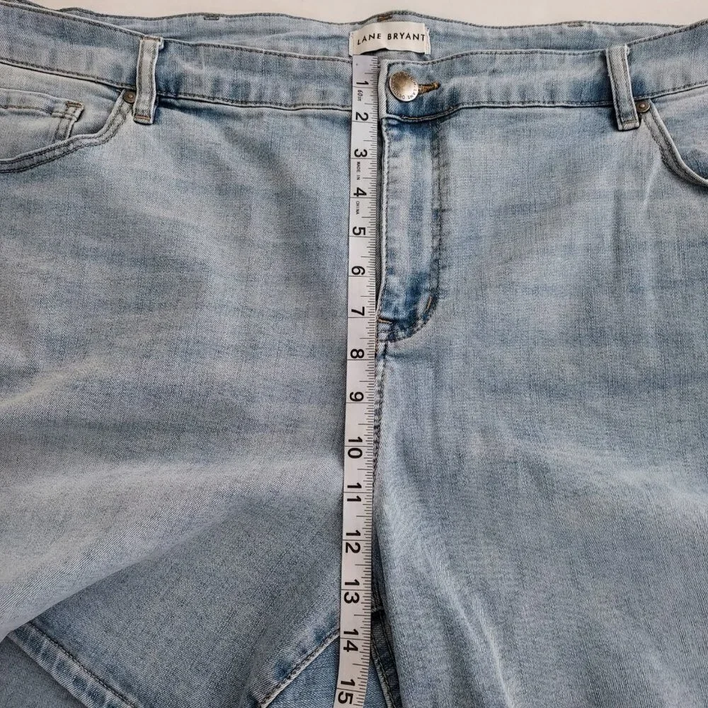 Lane Bryant Embroidered Mid Rise Boyfriend Midi Shorts Size 22